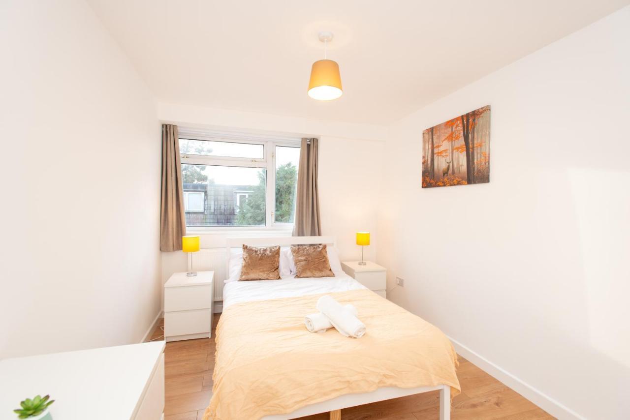 Stunning Four Bedroom House Close To Excel, O2 & Central London With Free Parking Exterior photo